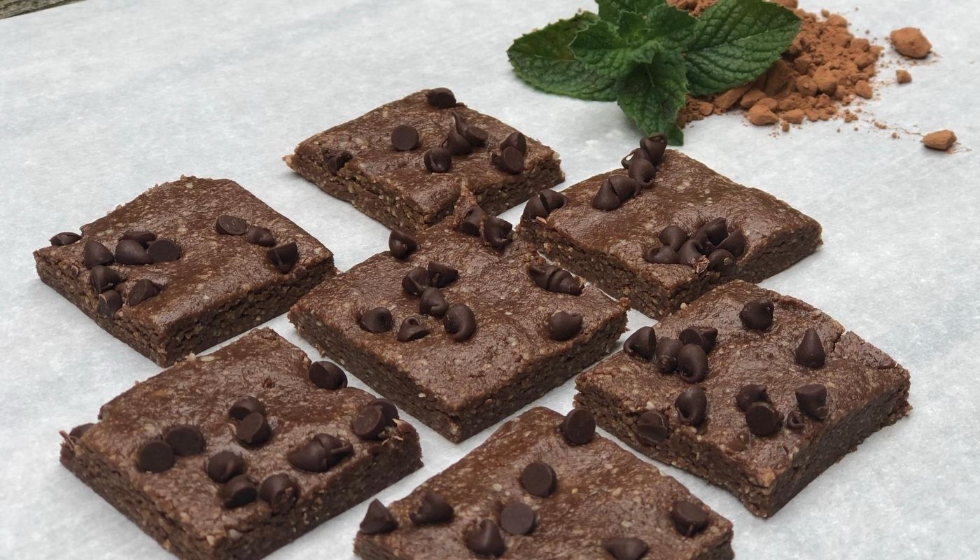 Propello Life Healthy Recipe the perfect mint chocolate chip protein bar made with the best plant based protein